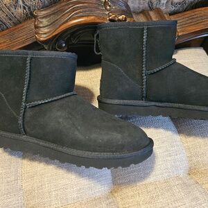 UGG Classic Mini Boots in Black